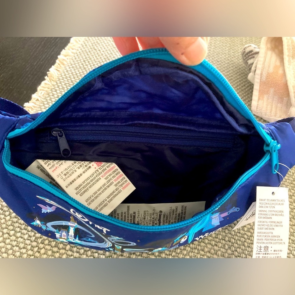 Disney 50th Anniversary belt bags - Picture 5 of 8